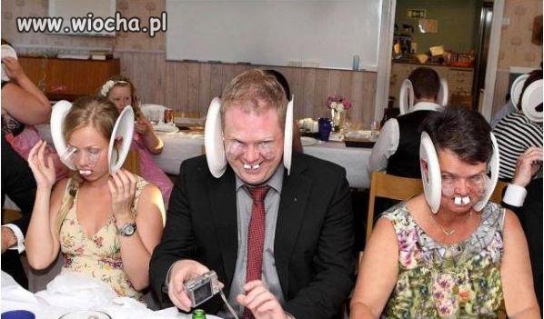 Zajączki przy stole 