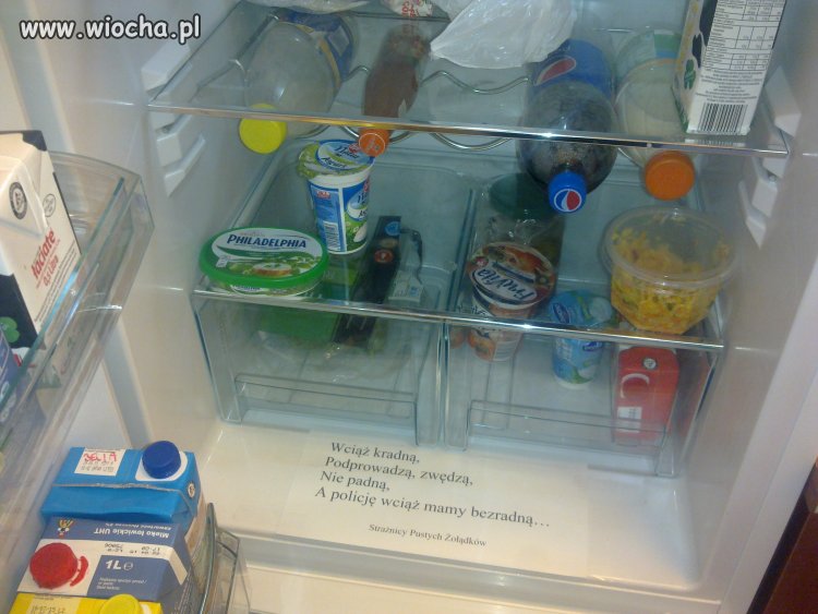 Pewna lodówka w pewnym urzędzie.