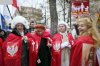 Polska delegacja na wiecu w Paryżu