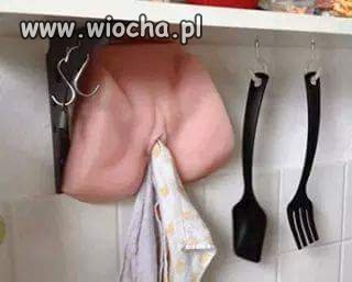 Stylowy dyspenser na reczniki w kuchni