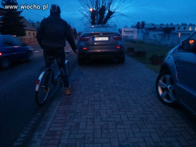 Penerstwo w Nowym Tomyślu parkuje tak.