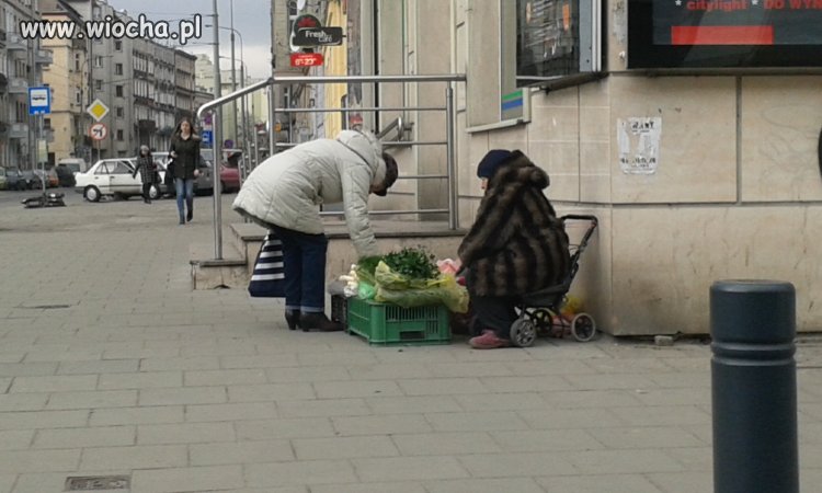 Dziś w wyniku prowokacji słóżb babcia sprzedająca