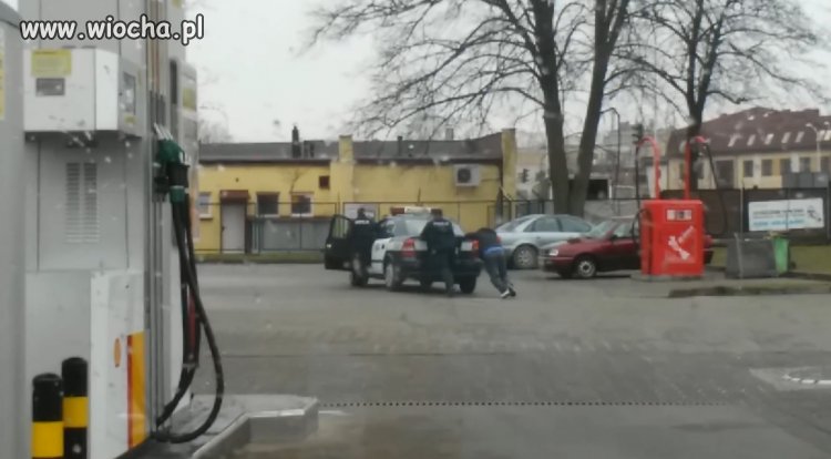 Odpalanie radiowozu