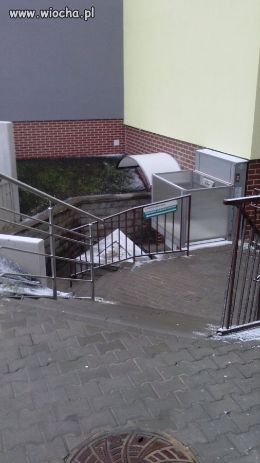 Winda dla inwalidów jest?