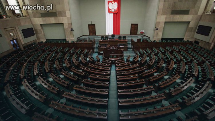 Podobno polacy źle oceniają polityków