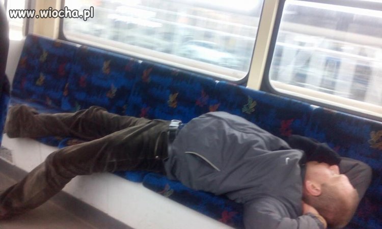 W krakowskim tramwaju, musiał mieć ciężki dzień.