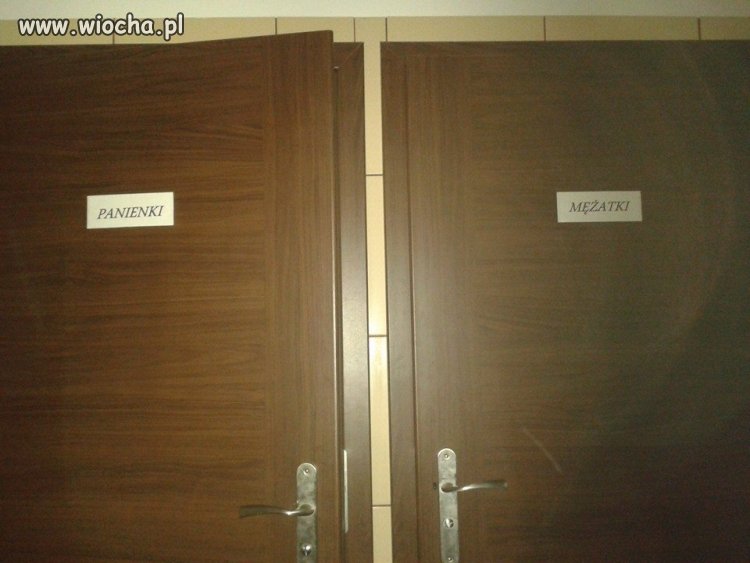Tymczasem w toalecie damskiej...
