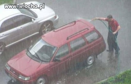 Mógł wziąć chociaż parasolke