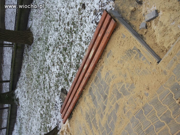 Może zechcesz posiedzieć ze mną na ławce? 