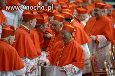 Ostra walka w Watykanie. Kardynałowie bija się o miliony euro