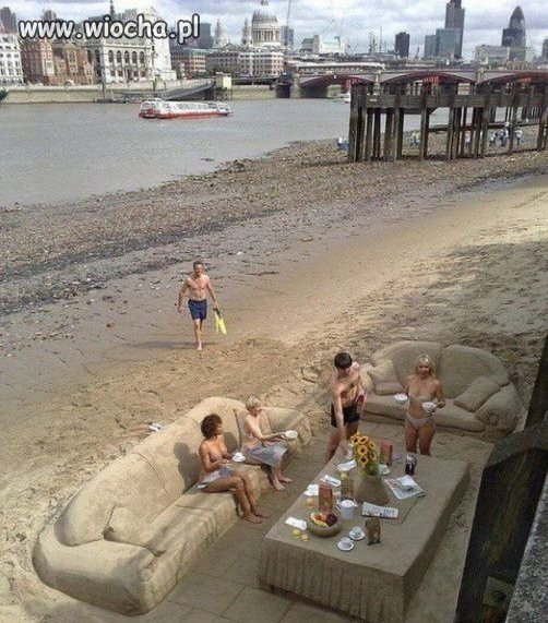 Na plaży.