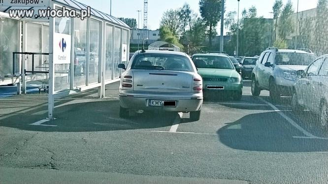 Buraku nie parkuj na dwóch miejscach!