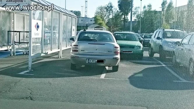 Buraku nie parkuj na dwóch miejscach!