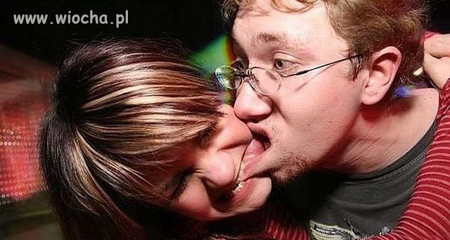 Chciał ją pocałować.