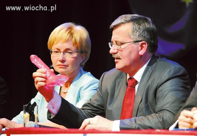 Komorowski dostał od narodu prezent