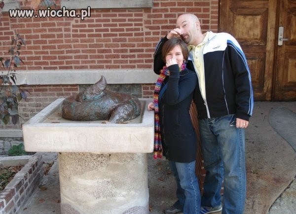 Pomnik.