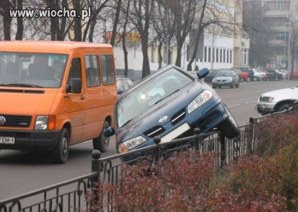 Wylądował.