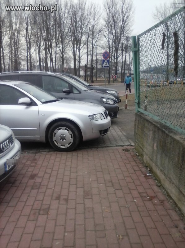 Parkingowy chodnik w Garwolinie 