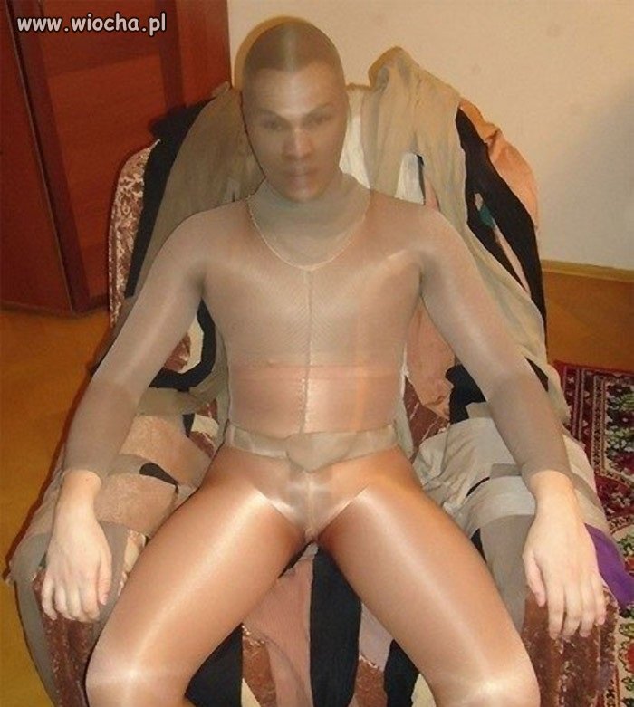 Za mocno naciągnął rajstopy...