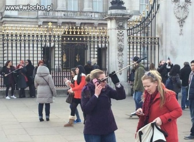 Nowy sposób użycia kija do selfie