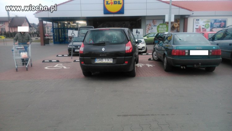 Zaparkowała bez dziecka i pełnosprawna (fizycznie)