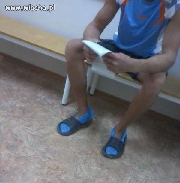 Foliowe ochraniacze na buty...