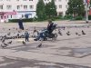 Synek z tatusiem na spacerze