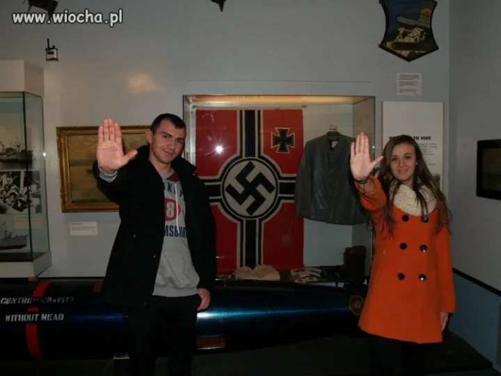 Adolf jest zadowolony.
