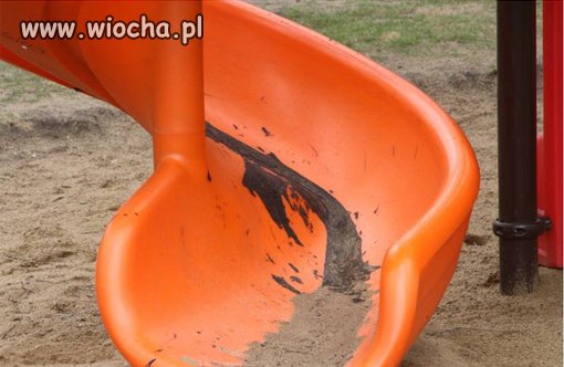 Mieszkańcowi Łodzi przeszkadzał hałas na placu 