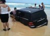 Chciał się mercem pochwalić na plaży
