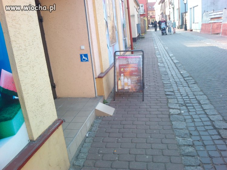 Podjazd dla niepełnosprawnych