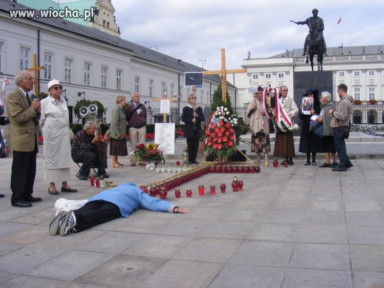 Hołd składany