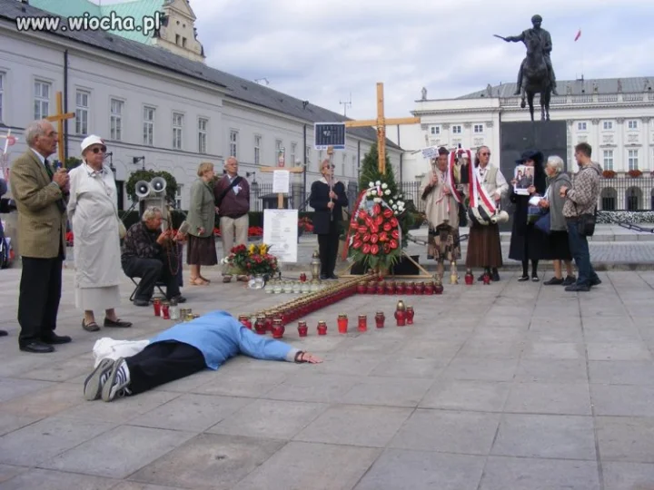 Hołd składany