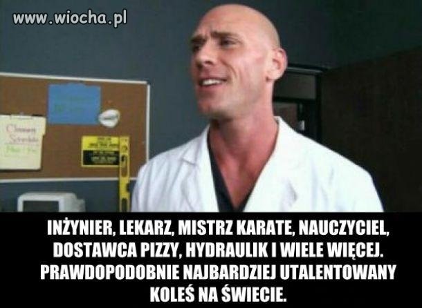 Łysy z brazzers