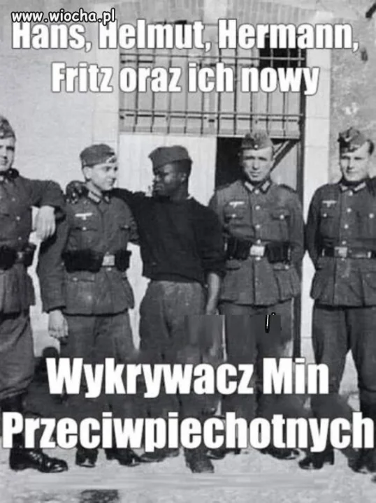 Czarny...