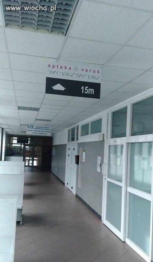 Informacja brailem pod sufitem