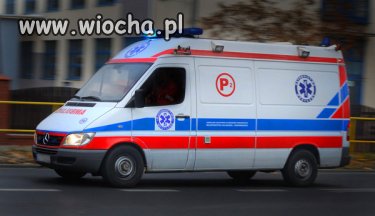 Zaatakowali ratowników siekierami