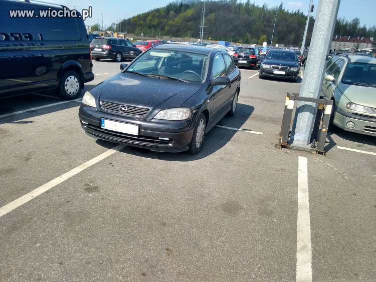 Kolejny mistrz parkowania