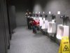 Kobiety w męskim WC...