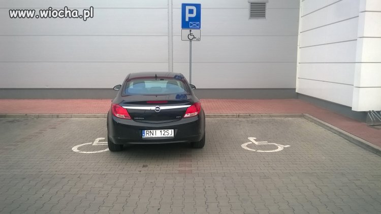 Kolejny "Miszcz" parkowania