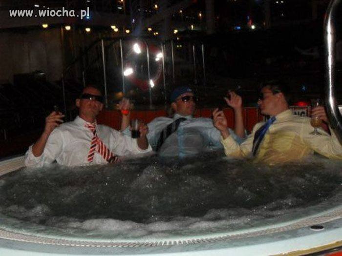 W jacuzzi.