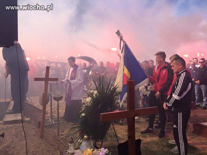 Dzisiejszy pogrzeb kibola
