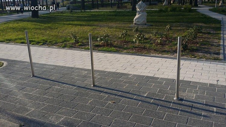 Koszt 3 słupków w hurtowni ? - 400zł
