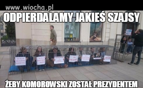 Młodzieżówka PO pod Pałacem Prezydenckim
