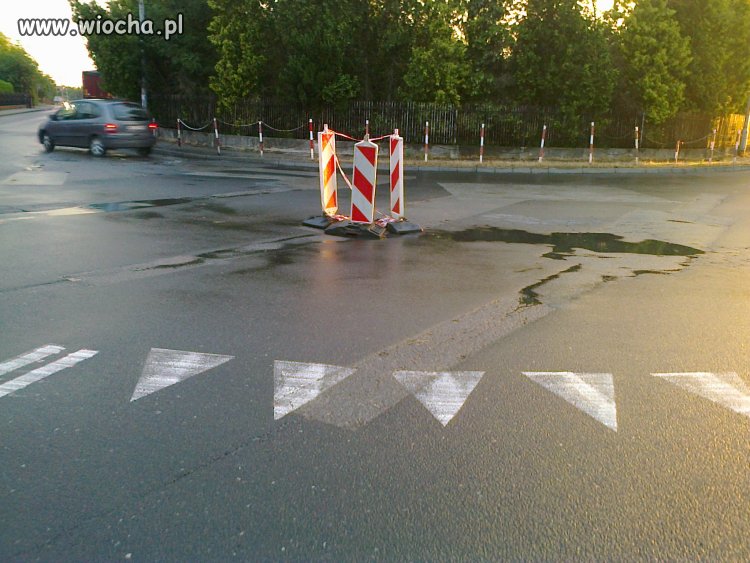 Tak się naprawia jezdnię na podkarpaciu 