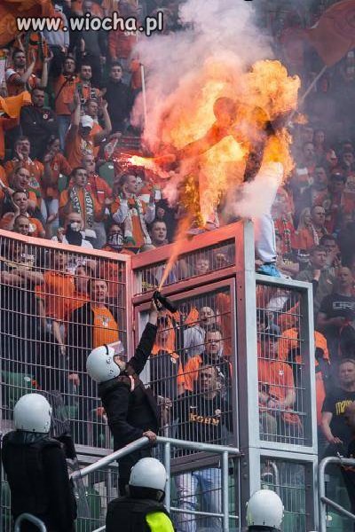 Gazem po oczach 