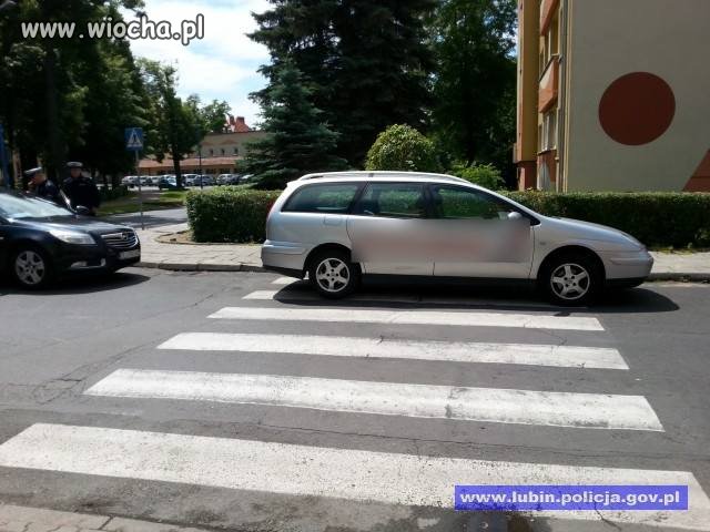 Zaparkowała na przejściu, bo śpieszyła się do kosmetyczki 