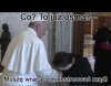 Wcale nie całowała papieża