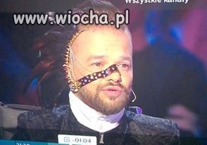 Się przewraca w ptasim móźdzku