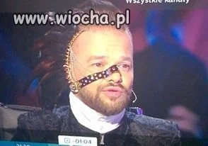 Się przewraca w ptasim móźdzku